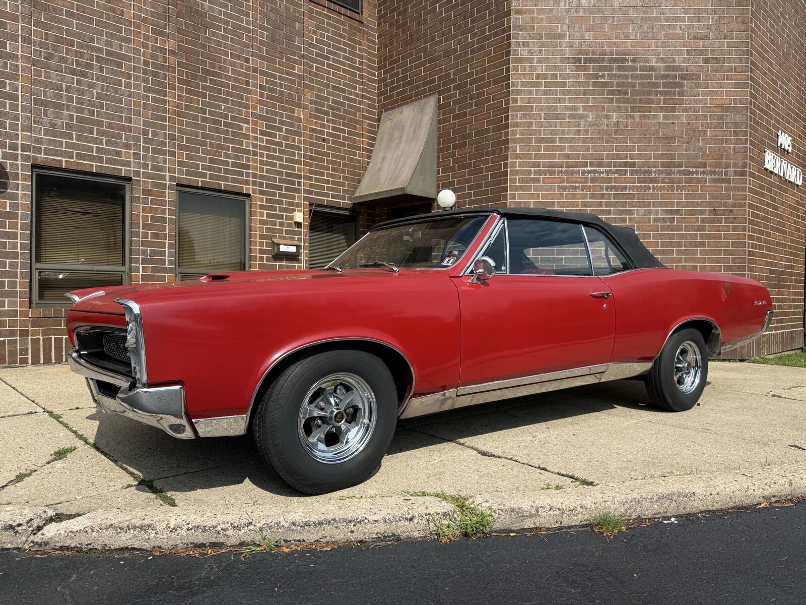 1967 Pontiac GTO Convertible - 4spd - photo 2