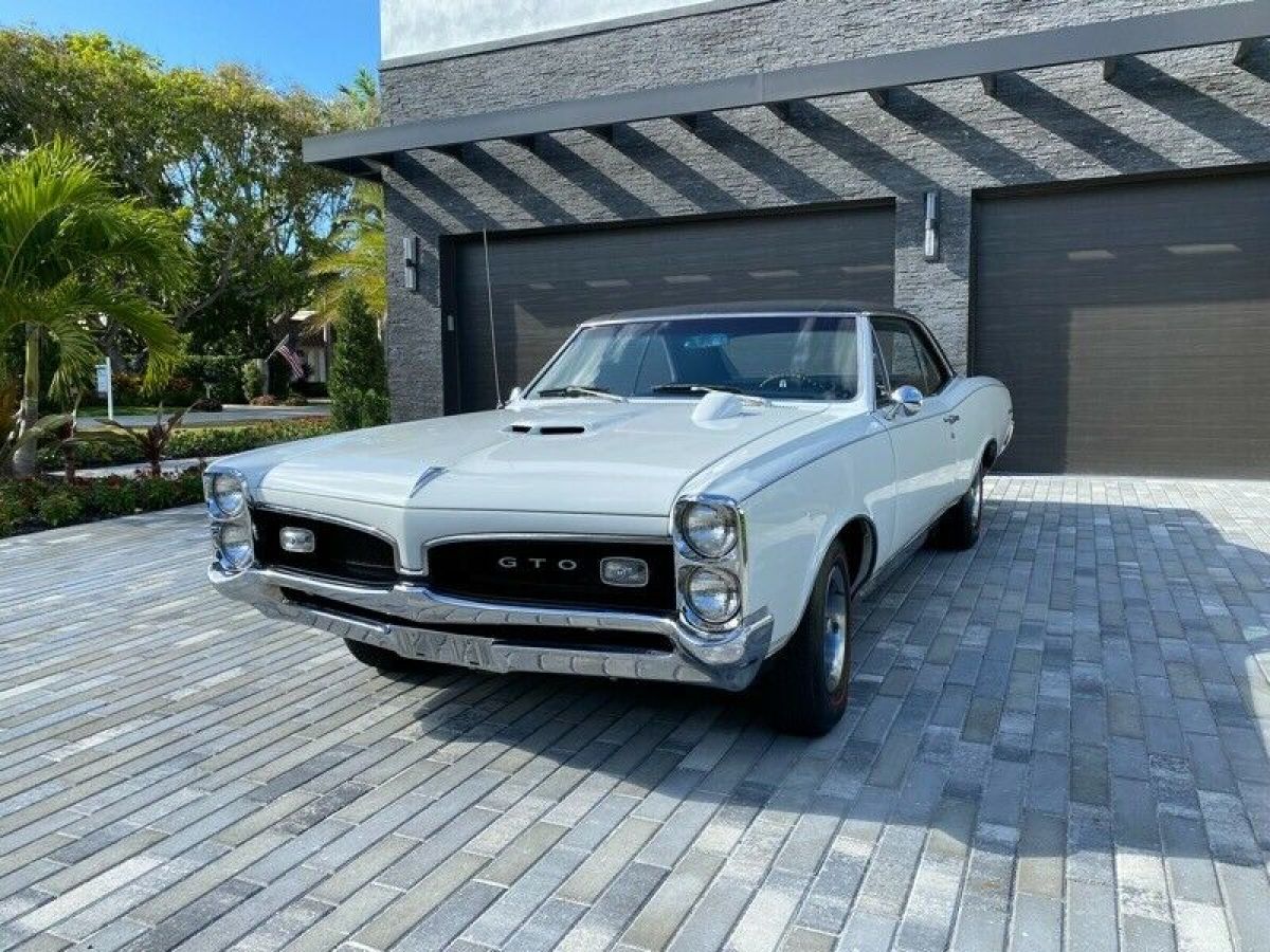 1967 Pontiac GTO Coupe - photo 2