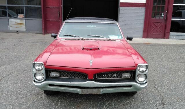 1967 Pontiac GTO Regimental Red (numbers matching, restoration-ready) 1967 Pontiac GTO