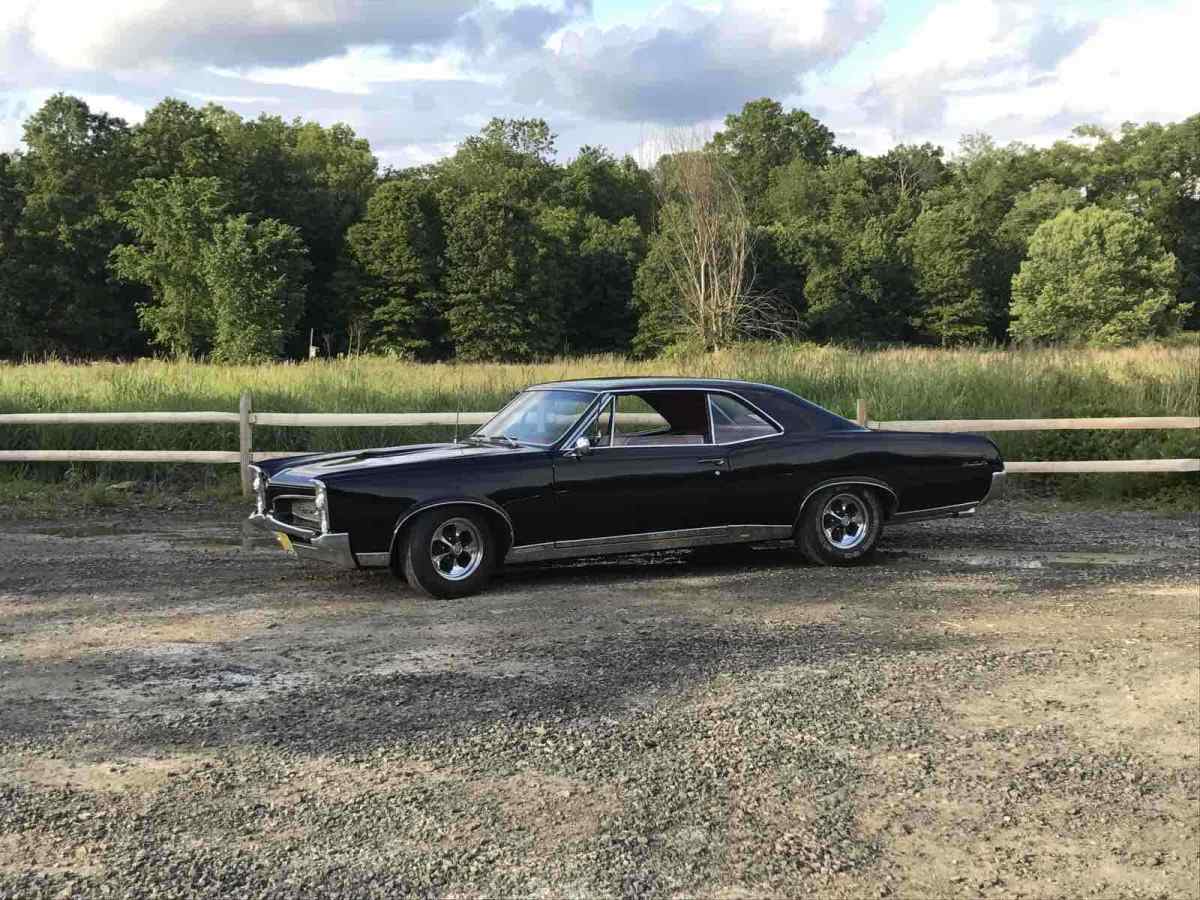 1967 Pontiac GTO Sportscar Black RWD Manual coupe 1967 Pontiac GTO coupe