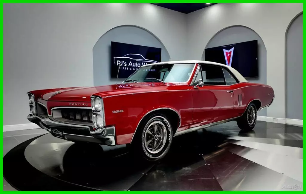 1967 Pontiac Lemans 326 V8 engine, Correct YO suffix code block 1967 Pontiac Le Mans Bucket Seats, Factory A/C, New Tires!