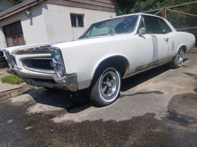1967 Pontiac Tempest LeMans barn find project car 1967 Pontiac Tempest