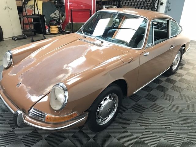 1967 Porsche 912 912 COUPE. SPECIAL ORDER LIDO GOLD PAINT / BLACK TRIM, 4-SPEED. - photo 12