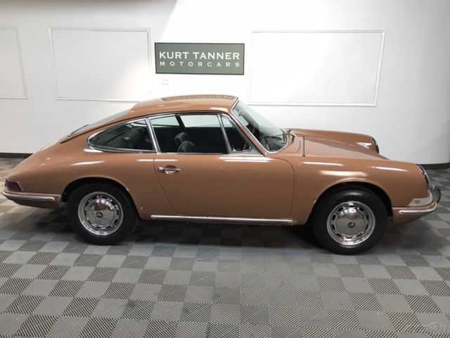 1967 Porsche 912 912 COUPE. SPECIAL ORDER LIDO GOLD PAINT / BLACK TRIM, 4-SPEED. - photo 2