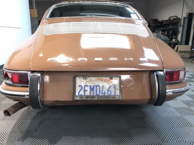 1967 Porsche 912 912 COUPE. SPECIAL ORDER LIDO GOLD PAINT / BLACK TRIM, 4-SPEED. - photo 5