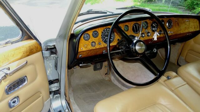 1967 Rolls-Royce Silver Shadow FACTORY LEATHER - photo 12