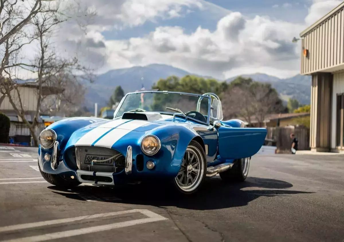 1967 Shelby Cobra 600+HP Shell Valley Replica 20 Miles Coupe 8.7L V8 5-Speed 1967 Shelby V-8 Shell Valley Replica
