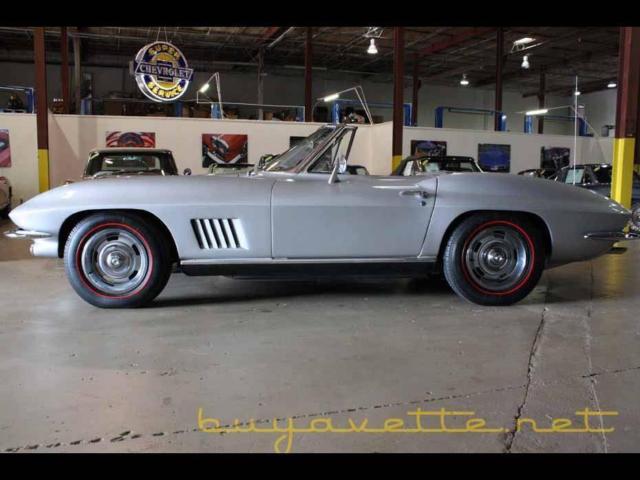 1967 Chevrolet Corvette Convertible - photo 11