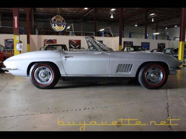 1967 Chevrolet Corvette Convertible - photo 12