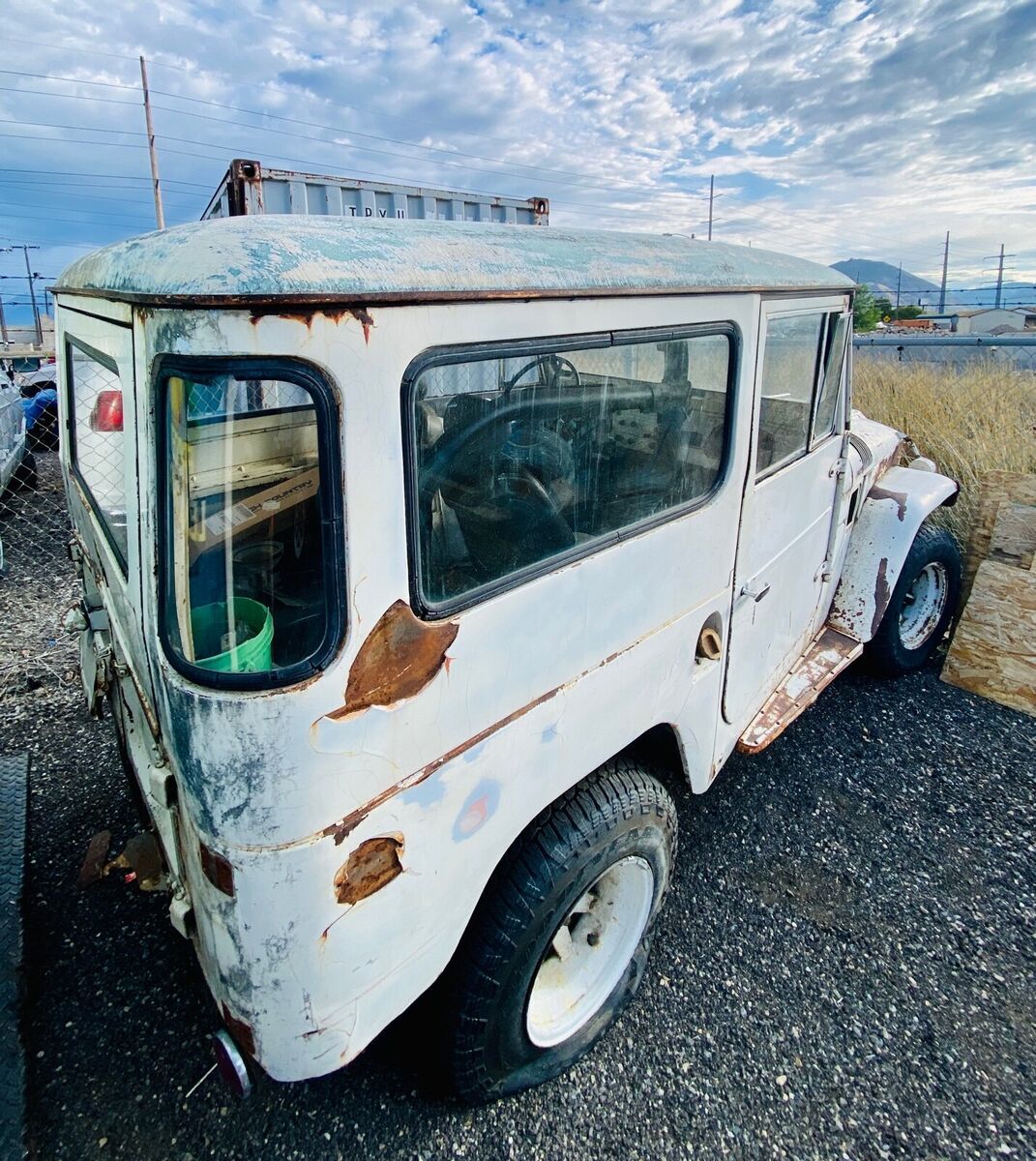 1967 Toyota Land Cruiser FJ-40 - photo 3