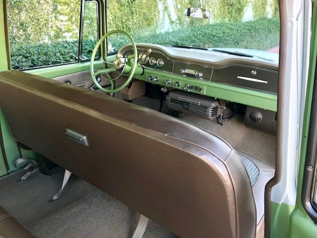 1967 International Harvester Travelall custom - photo 13