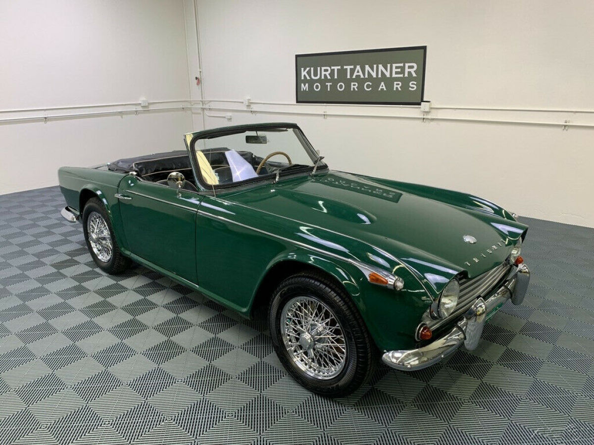 1967 Triumph TR4 1967 TRIUMPH TR4A. BRITISH RACING GREEN.