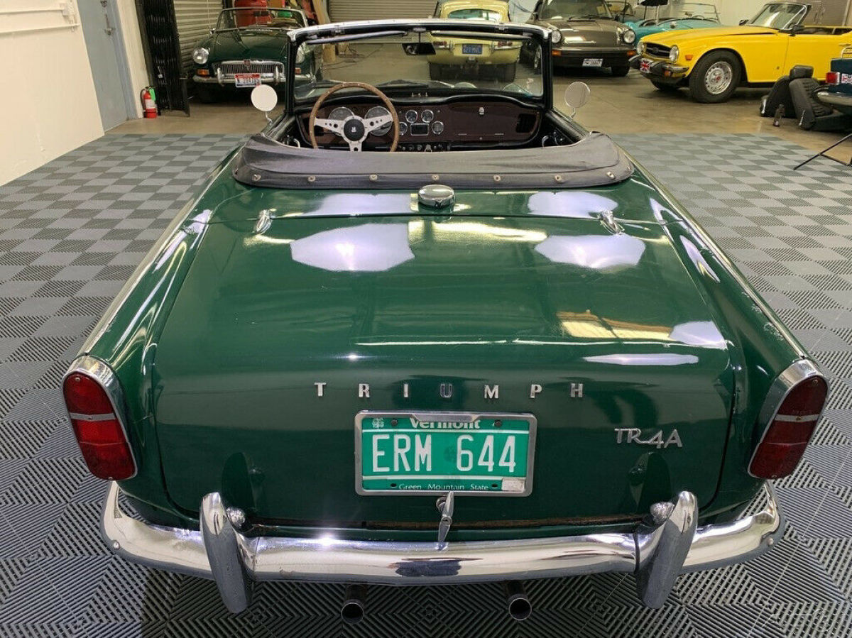 1967 Triumph TR4 1967 TRIUMPH TR4A. BRITISH RACING GREEN. - photo 11