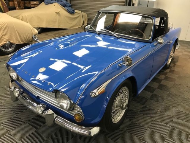 1967 Triumph TR4A IRS 4-SPEED, 60-SPOKE WIRES, LUGGAGE RACK - photo 10