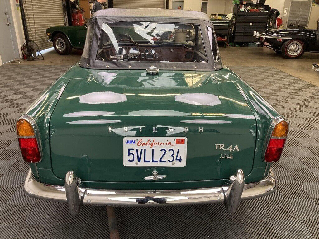 1967 Triumph TR4A 1967 TRIUMPH TR4A IRS. BRITISH RACING GREEN WITH BLACK TRIM - photo 10