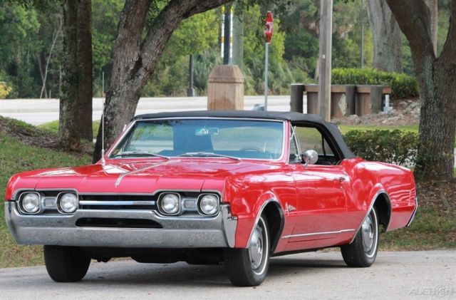 1967 Oldsmobile Cutlass Convertible - photo 2