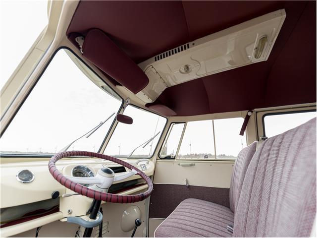 1967 Volkswagen Bus/Vanagon TYPE 2 13 WINDOW DELUXE MICROBUS - photo 10