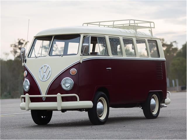 1967 Volkswagen Bus/Vanagon TYPE 2 13 WINDOW DELUXE MICROBUS - photo 4