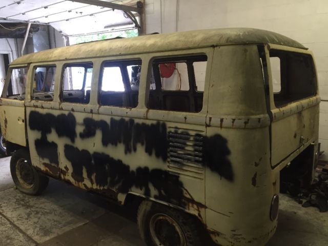 1967 vw bus 13 window deluxe bus van transporter delux 1967 Volkswagen Bus/Vanagon