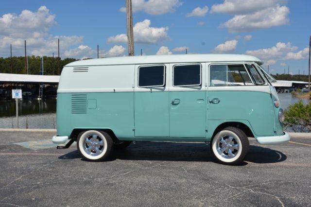 1967 Volkswagen Bus/Vanagon Type 2 - photo 2