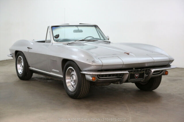 1967 Chevrolet Corvette with 2 Tops