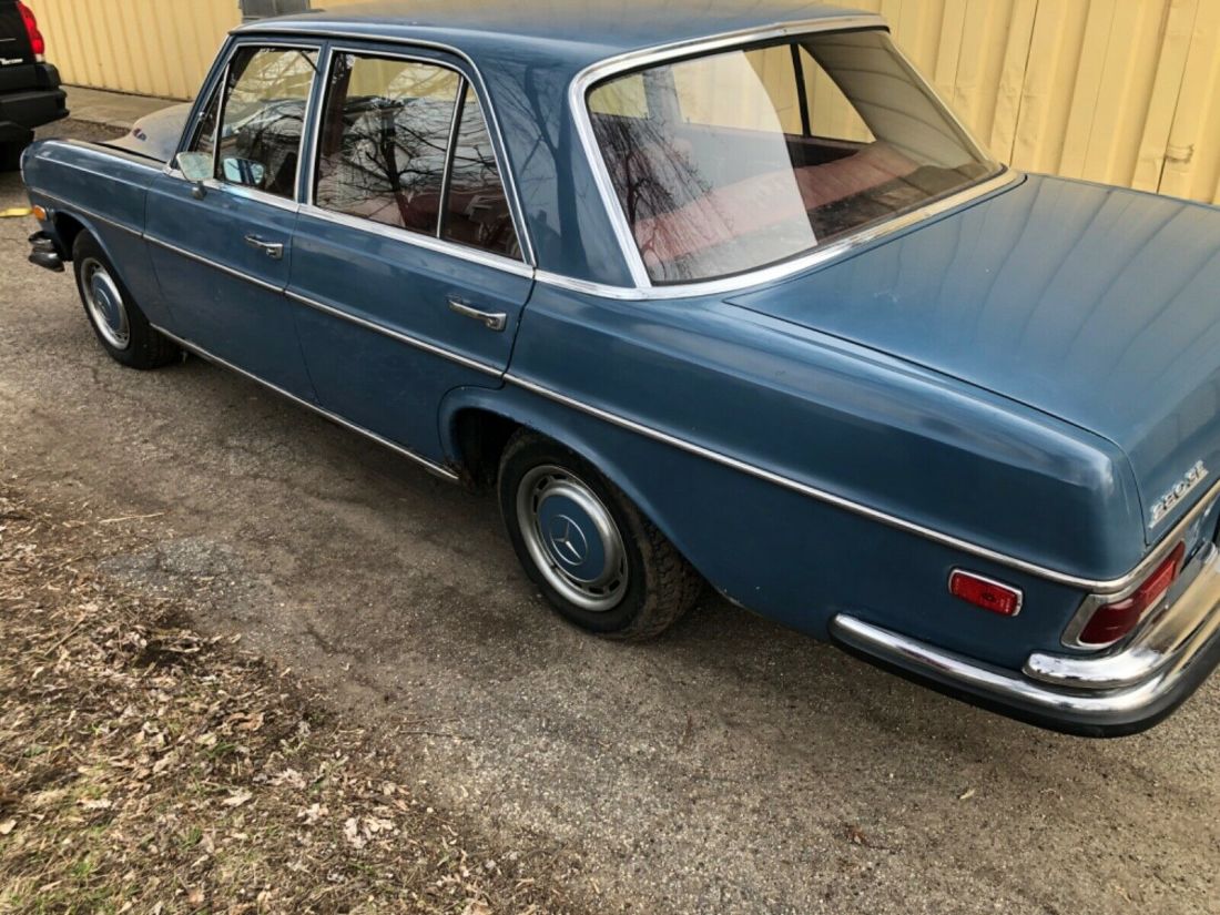 1968 280SE 2.8L 6 cyl Automatic 4 door sedan 1968 Mercedes-Benz 280SE 2.8 6 cyl 4door sedan