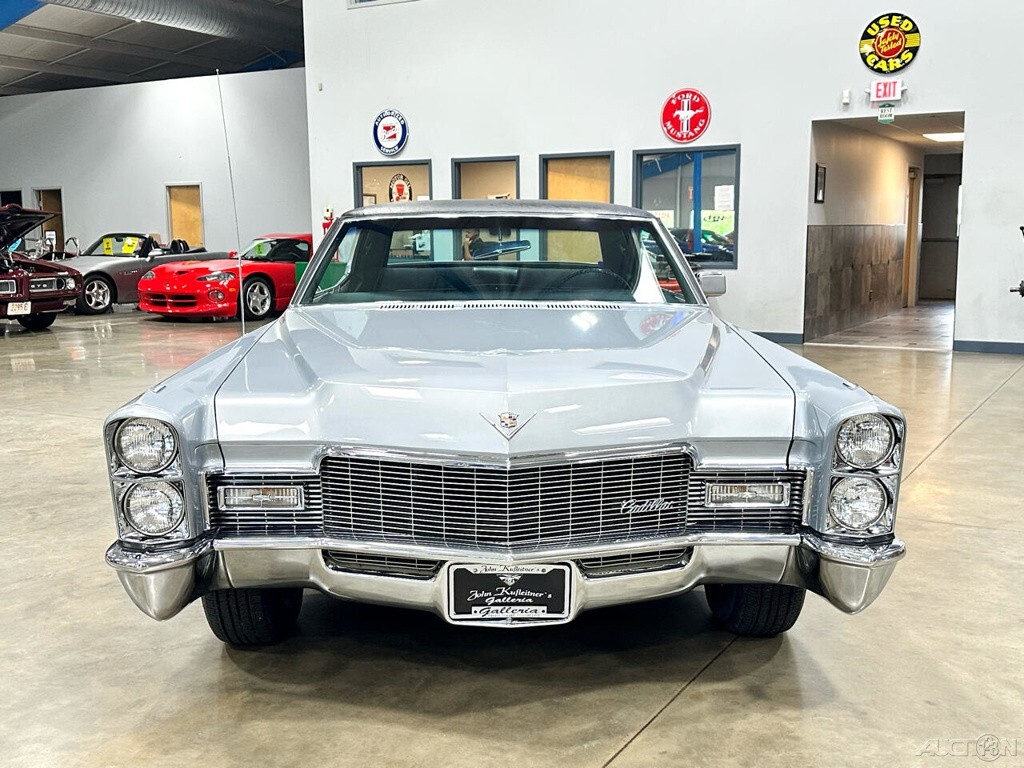 1968 Cadillac DeVille 4dr Hardtop Sedan - photo 2