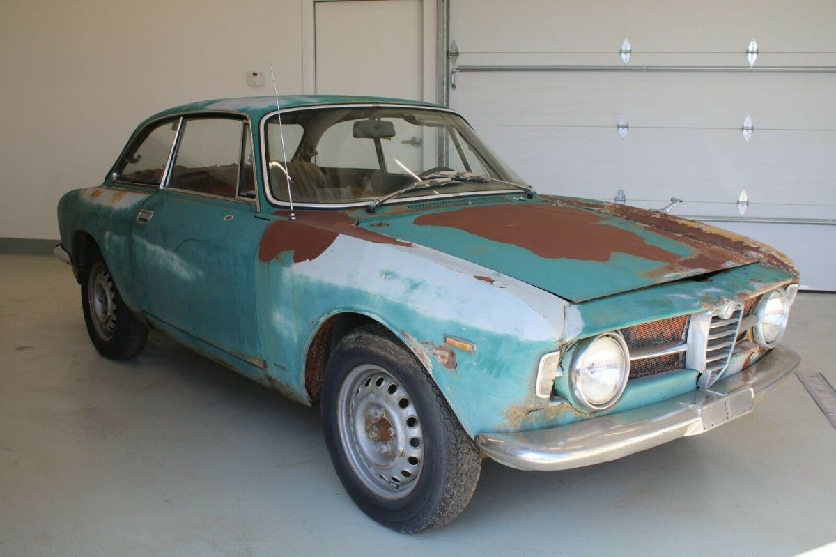 1968 Alfa Romeo GT 1300 Junior | Very Complete 1968 Alfa Romeo GT Junior