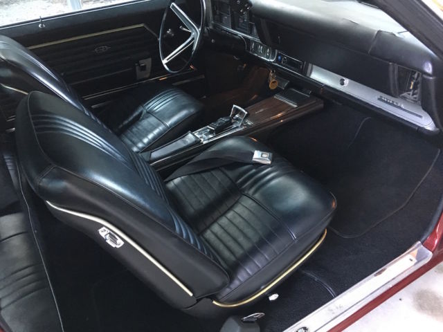 1968 Buick Riviera Bucket Seats with center console shifter - photo 8