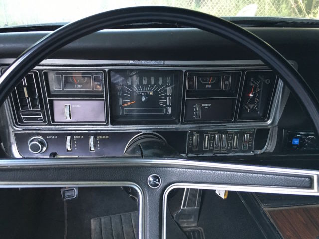1968 Buick Riviera Bucket Seats with center console shifter - photo 9