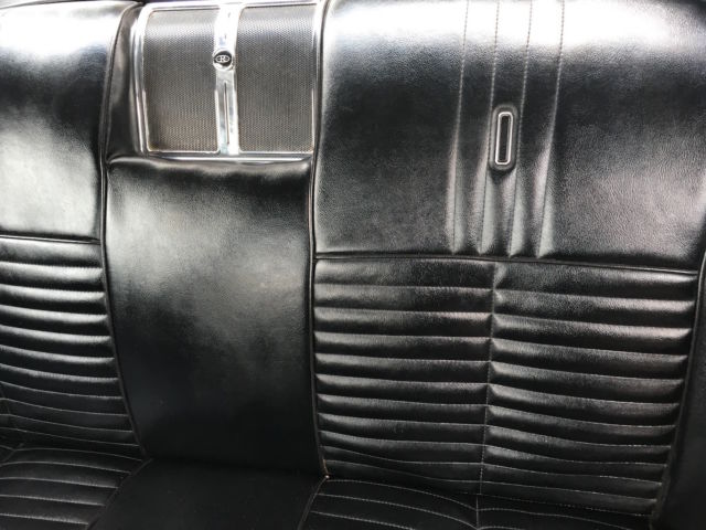1968 Buick Riviera Bucket Seats with center console shifter - photo 10