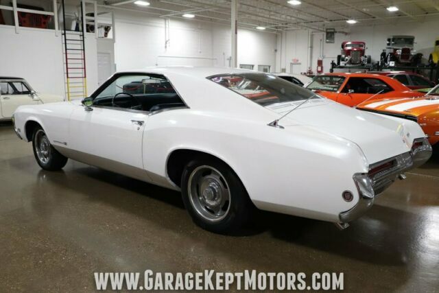 1968 Buick Riviera -- - photo 8