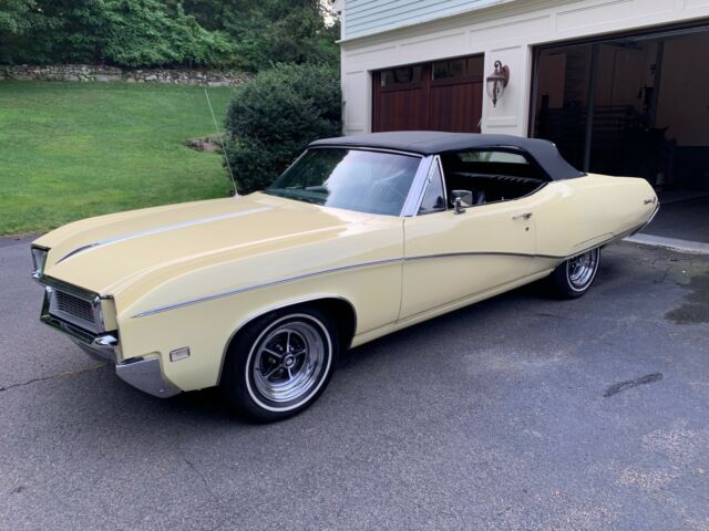 1968 Buick Sky Lark Convertible; 4 speed Hurst 1968 Buick Skylark GS Clone