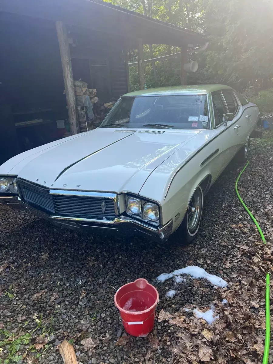 1968 Buick Skylark Sedan White special deluxe 1968 Buick Skylark special deluxe