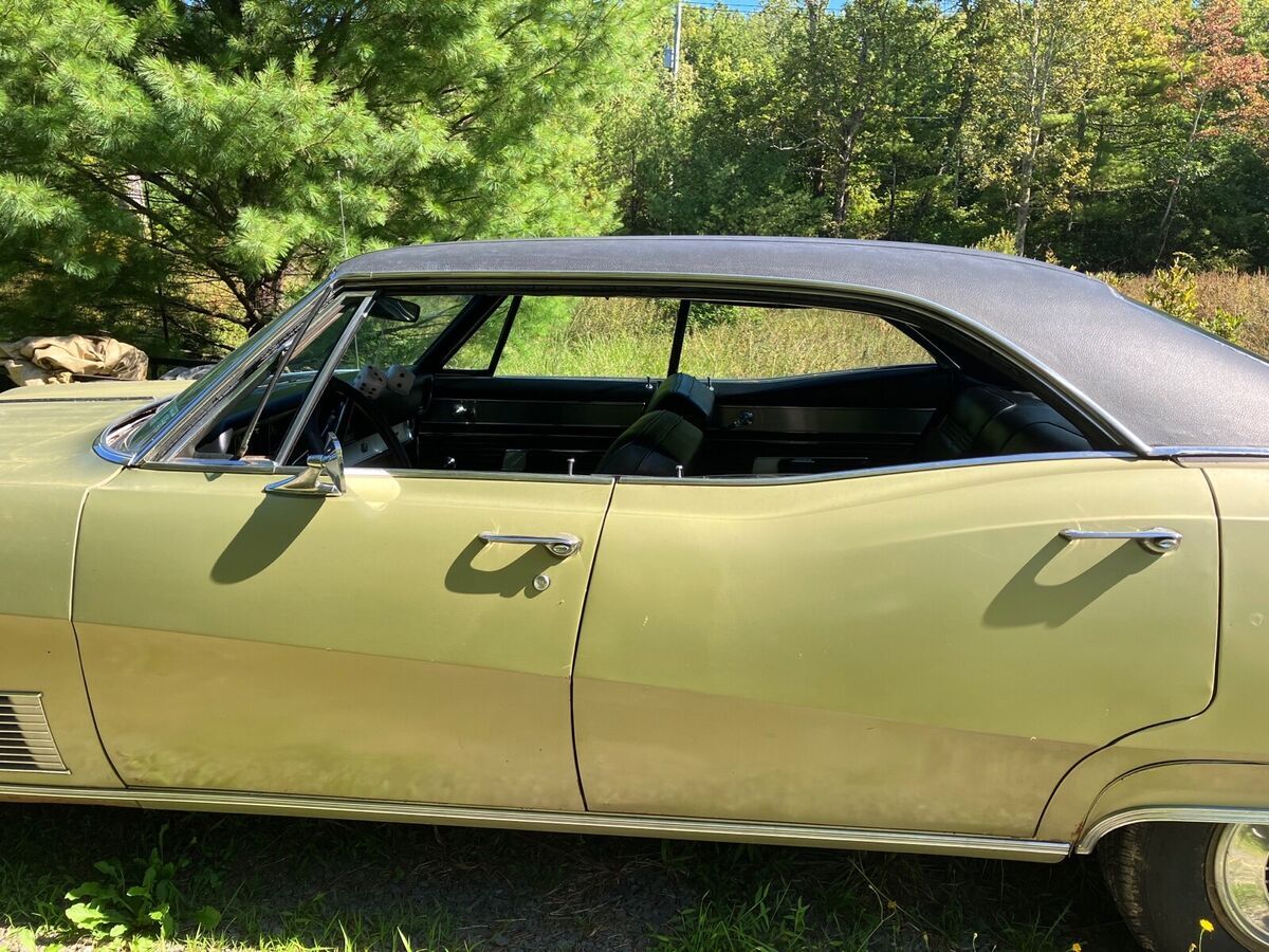 1968 Buick Wildcat 4 door hardtop - photo 2