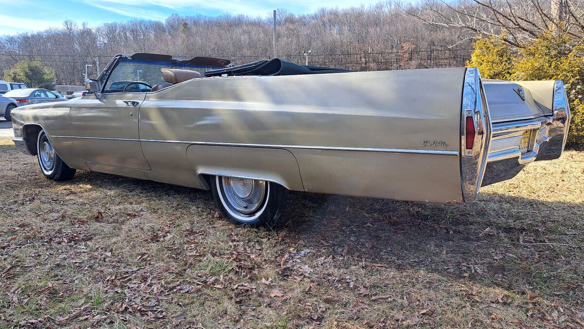 1968 Cadillac DeVille 1 Owner 79K Miles Factory A/C Headrest Baroque Gold Rare! - photo 4