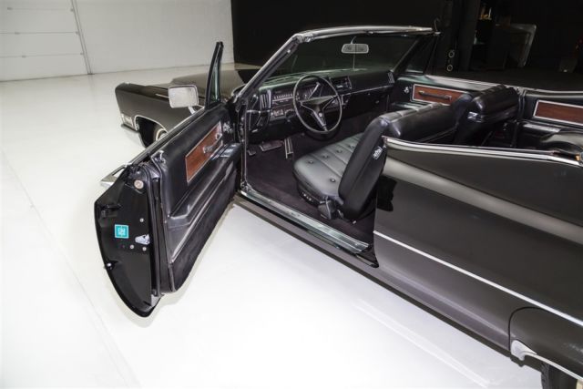 1968 Cadillac DeVille Triple Black 472 - photo 11
