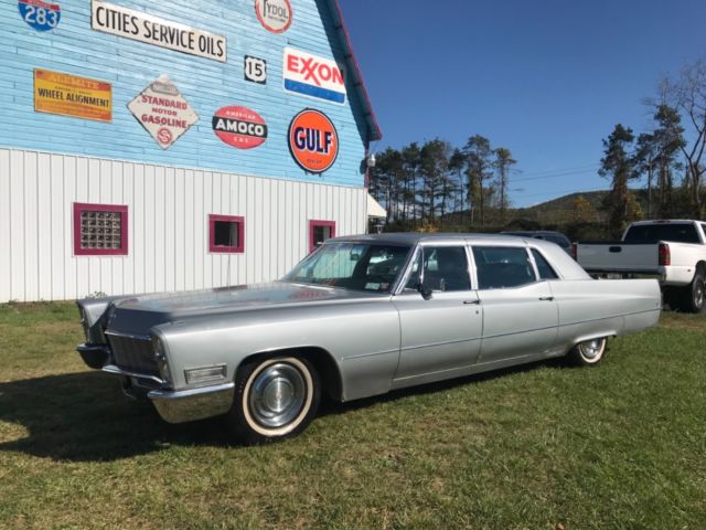 1968 Cadillac Fleetwood Limousine