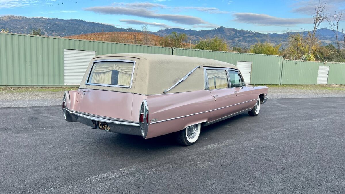 1968 Cadillac Miller Meteor Hearse - photo 7