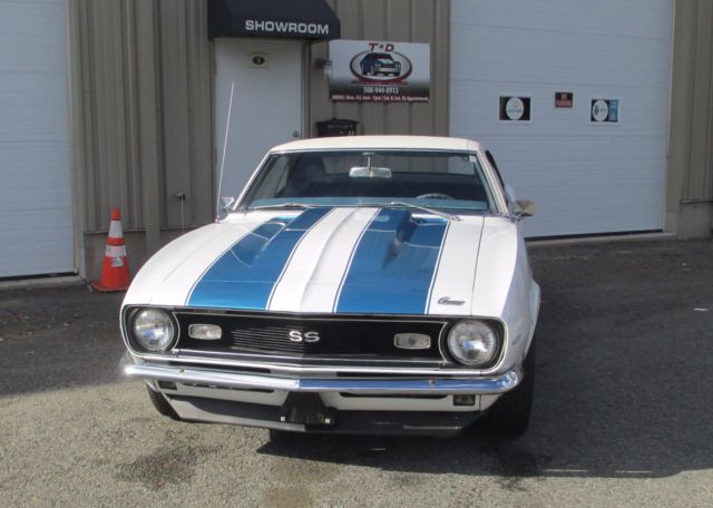 1968 Chevrolet Camaro V8 car - photo 2