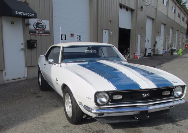1968 Chevrolet Camaro V8 car - photo 3