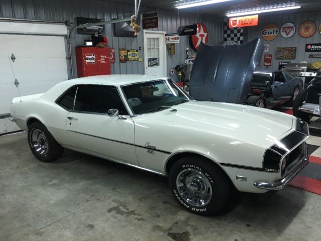 1968 Camaro SS350 / Houndtooth Interior / Fully Restored / 1967 1969 1968 Chevrolet Camaro