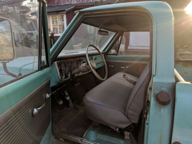 1968 Chevrolet C/K Pickup 2500 - photo 2