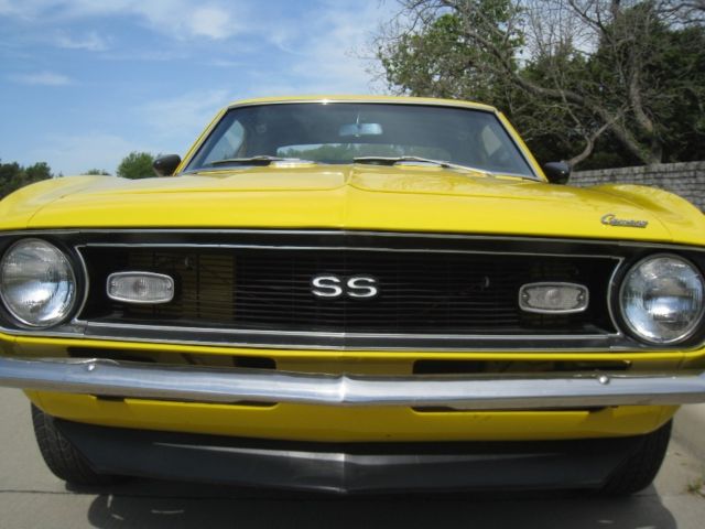 1968 Chevrolet Camaro SS w/ 4speed Transmission 327 V8 1968 Chevrolet Camaro SS 4-speed