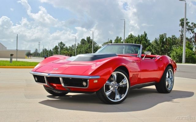 1968 Chevrolet Corvette Convertible [Built By: Carl French] / 3,300 MILES - photo 6