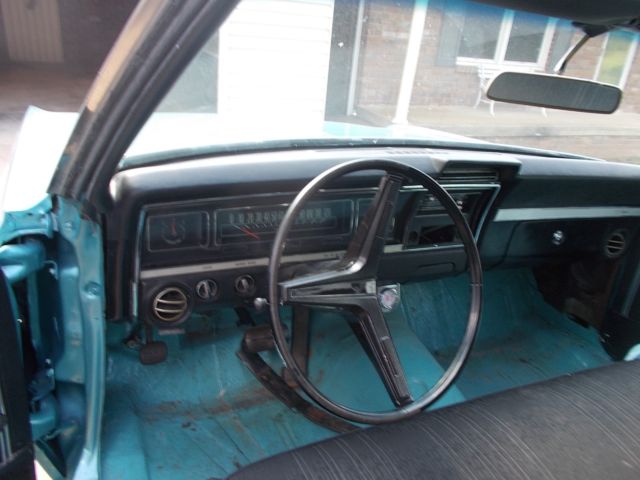 1968 Chevrolet Impala, 4 Door, Hard Top. (Sports Sdan) 327/275 hp 1968 Chevrolet Impala