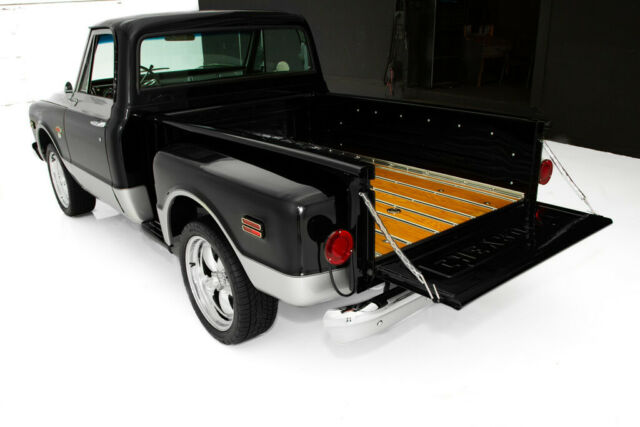 1968 Chevrolet Pickup C10, Black/Silver, Shortbox, Stepside - photo 6