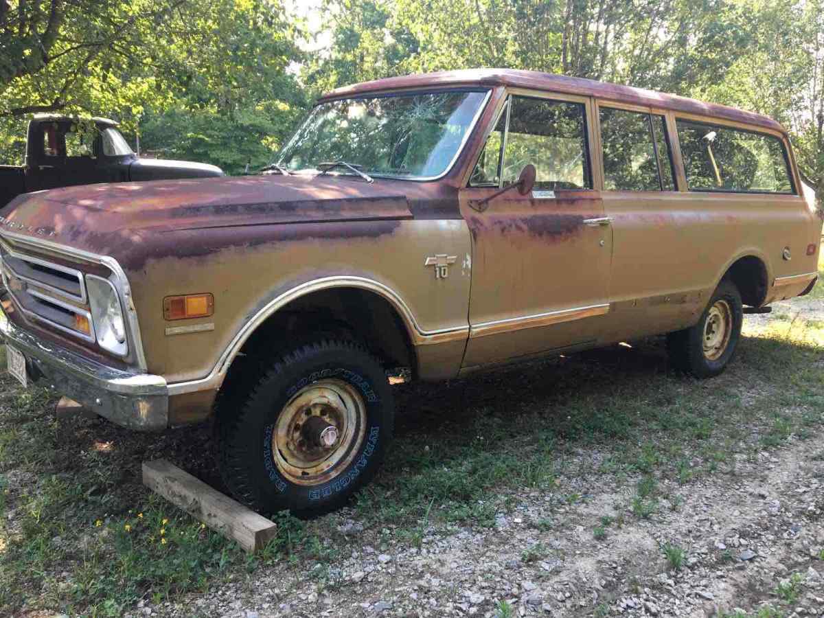 1968 Chevrolet Suburban 4x4