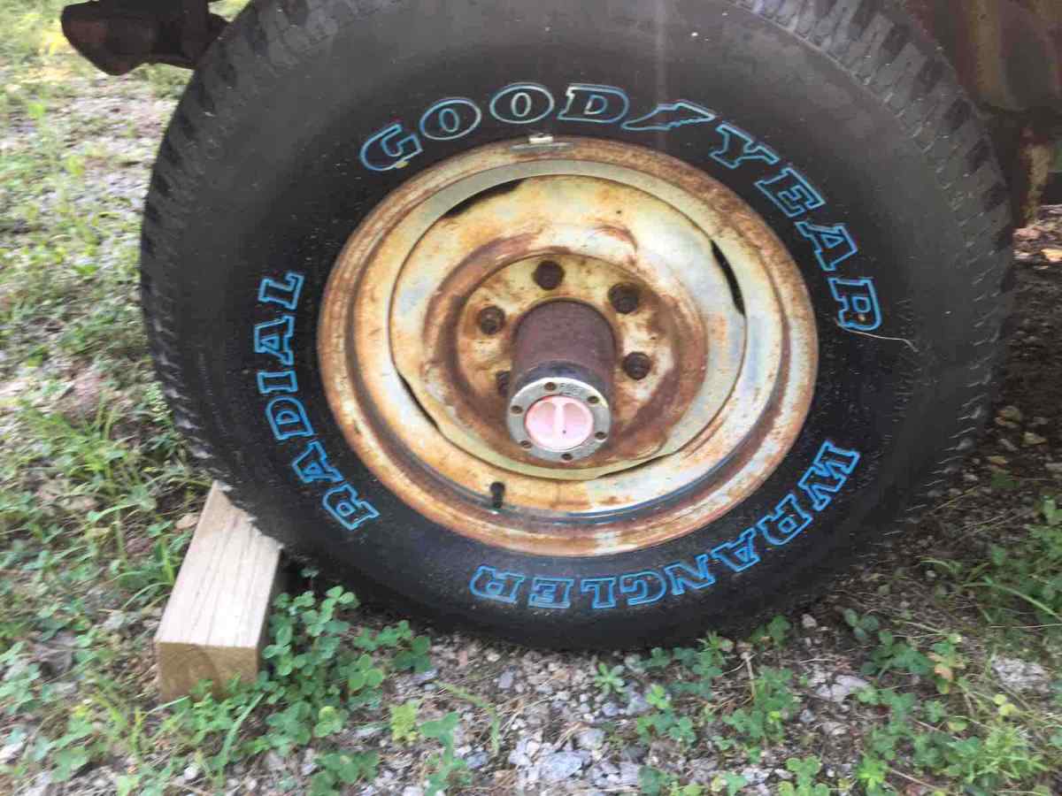 1968 Chevrolet Suburban 4x4 - photo 13