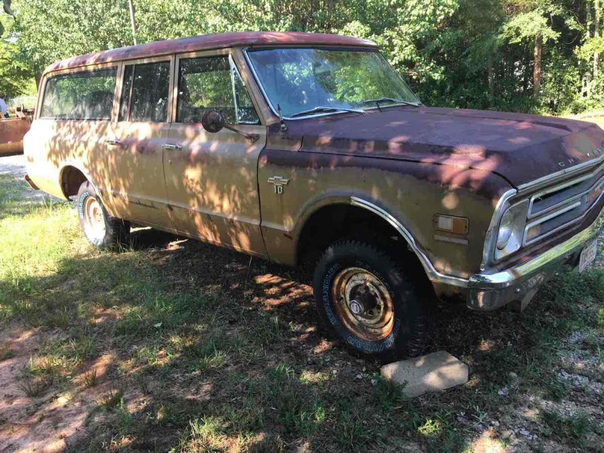 1968 Chevrolet Suburban 4x4 - photo 2